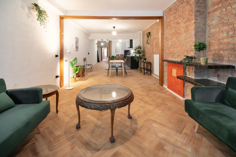 Separate living room 3, Stylish 2BR Apartment – Central Location, Antwerpen