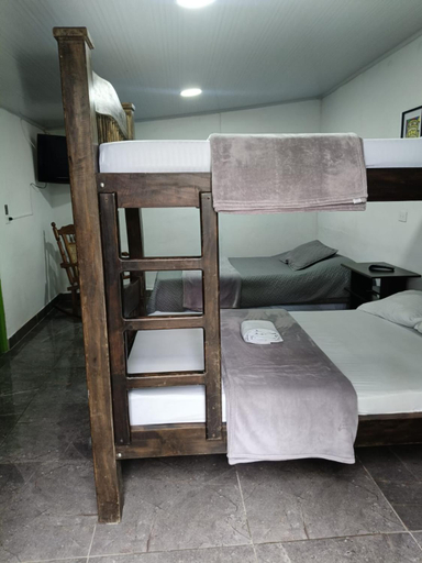 Bedroom 3, Hostal y Camping Los Girasoles, Salento