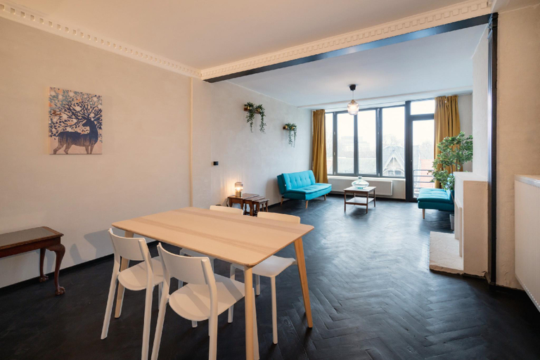 Separate living room 4, Grand Central 2BR Apartment Sleeps 14, Antwerpen