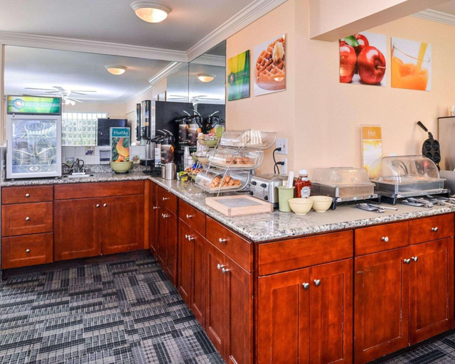 Coffee shop 4, Clarion Pointe Kent - Seattle South, King