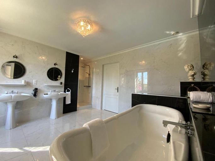 Bathroom 5, Chateau d'Argentonesse, Dordogne