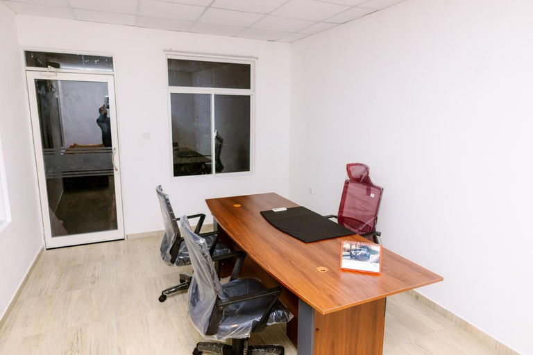 Business Facilities, Savenndra Hotel, Kaduwela