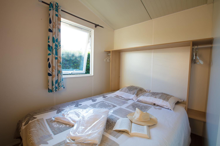 Bedroom 5, CAMPING LA CLE DE SAONE, Saône-et-Loire
