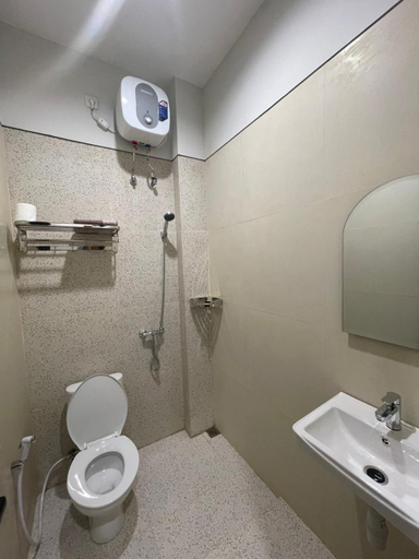 Bathroom, Ayem Tentrem Guest House, Pekalongan