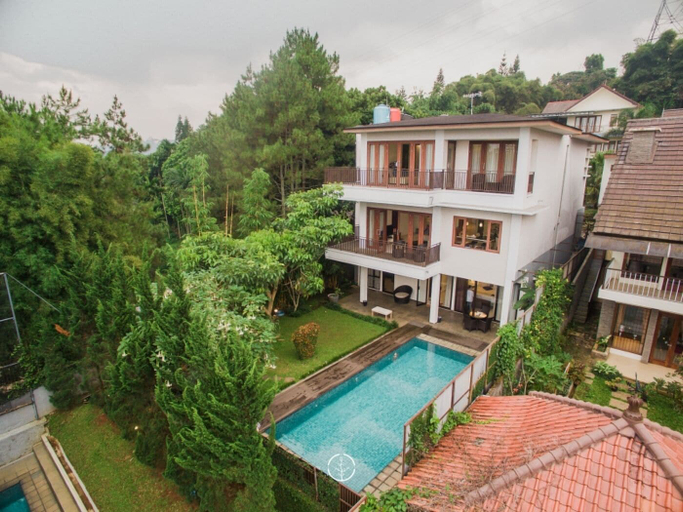 Exterior & Views, Breeze Blows City View 5 Br Heated Pool and a Billiard, Bandung