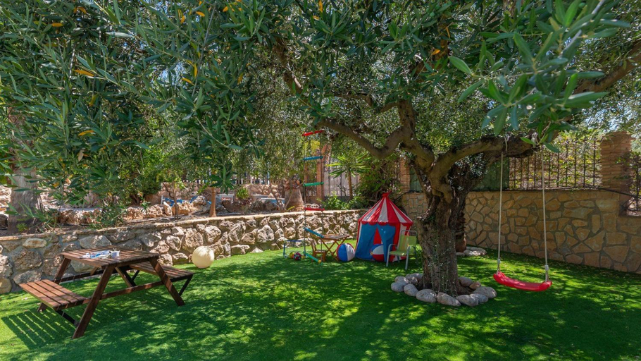 2, Cortijo Los Tulipanes Periana by Ruralidays, Málaga