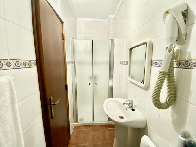 Bathroom 4, Quartos de Vidigueira, Vidigueira