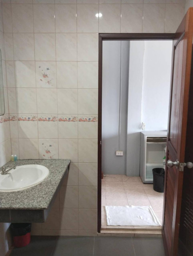 Bathroom 3, Fueangfu Home Hostel, Ko Samui