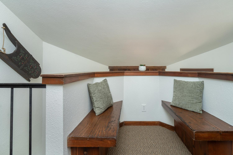 Others 3, Manitou Lodge 2 by Alpine Lodging Telluride, San Miguel