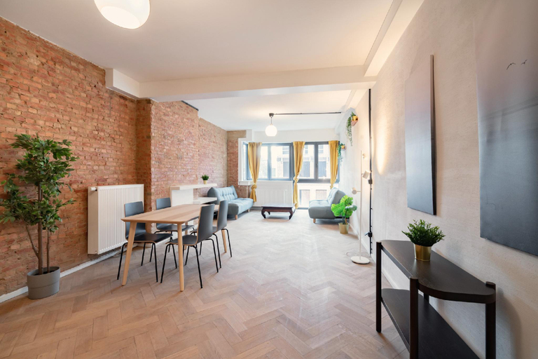 Separate living room 3, Very Large Central Station 3BR/14P Apartment, Antwerpen