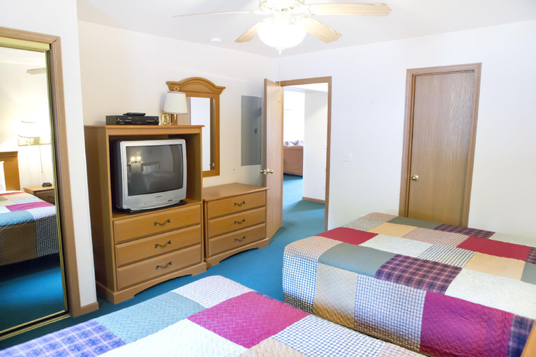 Bedroom 2, Table Rock Resorts at Indian Point, Stone
