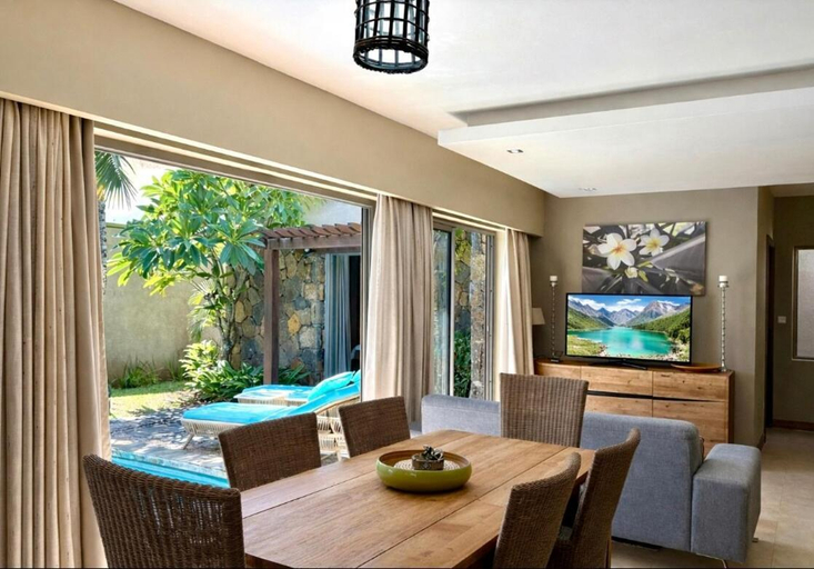 Others 5, Tropical villa