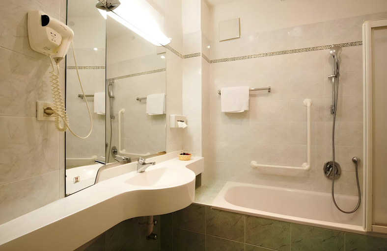 Bathroom 3, Stiegl Scala, Bolzano