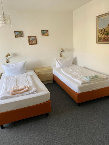 Others 3, Hotel Seehaus, Lippe