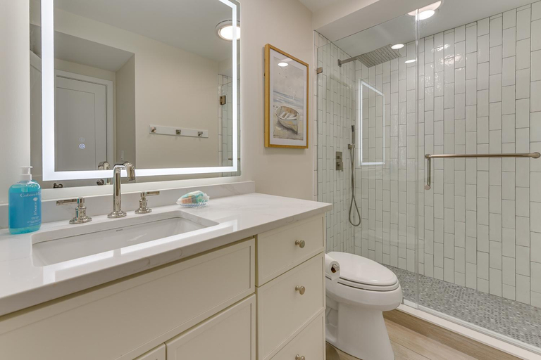 Bathroom 3, Palmetto Dunes Villa w/ Views: Steps to Beach!, Beaufort