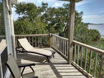 4, Seahorse Landing, Levy