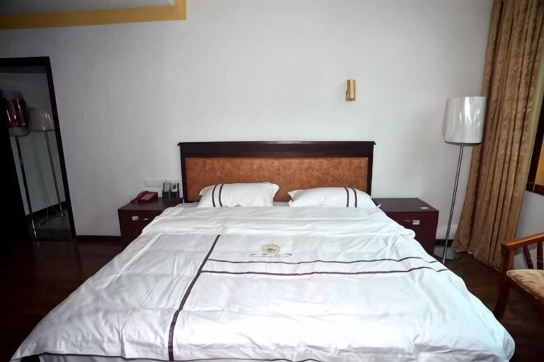 Bedroom 3, San Xinle Grand Large Hotel, Wenshan Zhuang and Miao