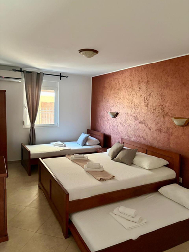 Others 4, Apartments Vila A1