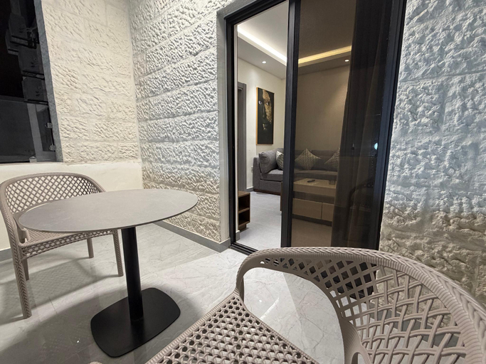 5, 005 JRE apartment with stunning boulevard veiw, Wadi Essier