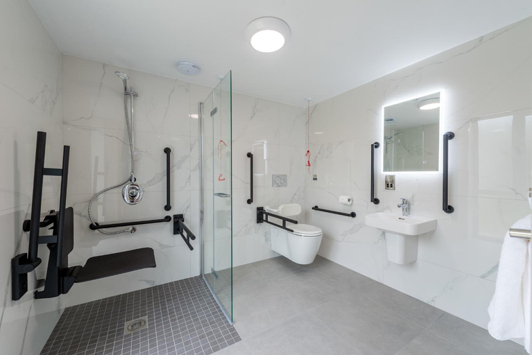 Bathroom 4, Arden House