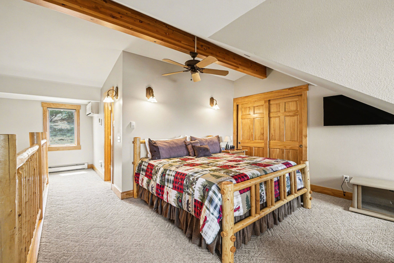 Room 5, Timberline Haven S3 3 Bedroom Condo, Larimer