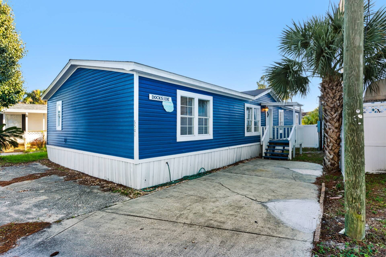 Exterior 2, Dockside Retreat, Bay