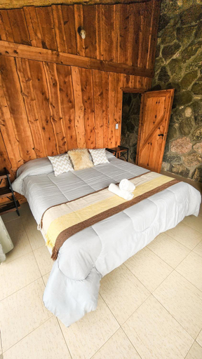 Bedroom 2, Ayllupelli, Calamuchita