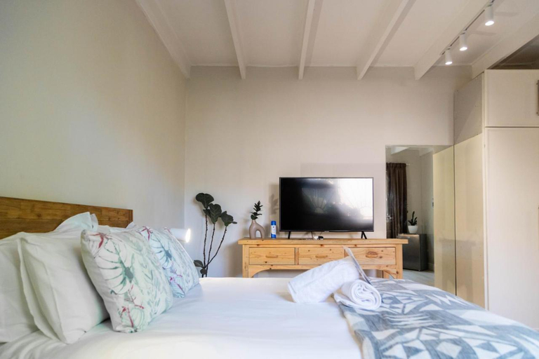 Bedroom 2, Staymore Guesthouse, Cape Winelands