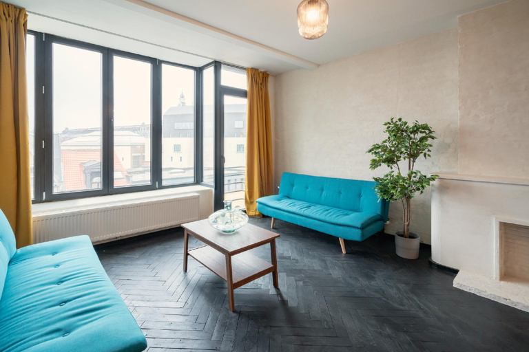 Separate living room 2, Comfortable 2BR/14P Apartment – Central Antwerp, Antwerpen