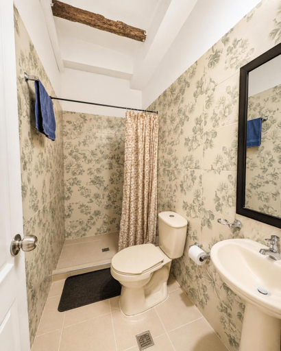 Bathroom 3, Lienzo Hostel & Museum, Popayán