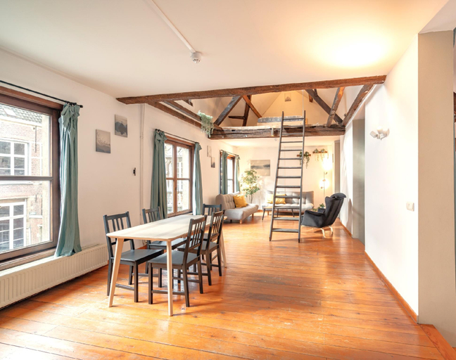Separate living room 3, The Old Town Lodge in Antwerp | 3BBK| NS| , Antwerpen