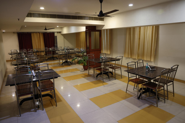 Food & Drinks 5, Dhanunjayas Luxury Hotel, Krishnagiri