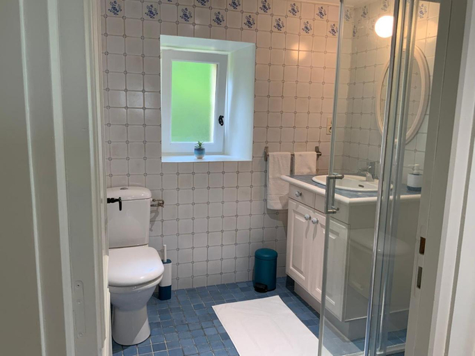 Bathroom 4, Chateau d'Argentonesse, Dordogne