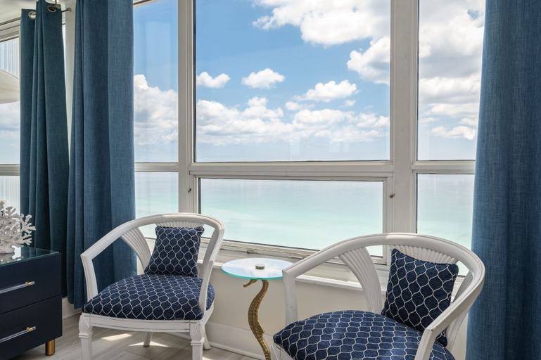 Others 5, Hd1605 2 Bedroom Condo by RedAwning, Walton