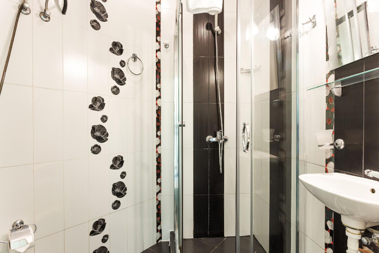 Bathroom 4, Blue Pearl Hotel - Ultra All - Inclusive, Nesebar