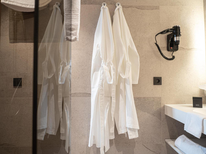 Bathroom 4, Hotel Le 830 Namur, Namur