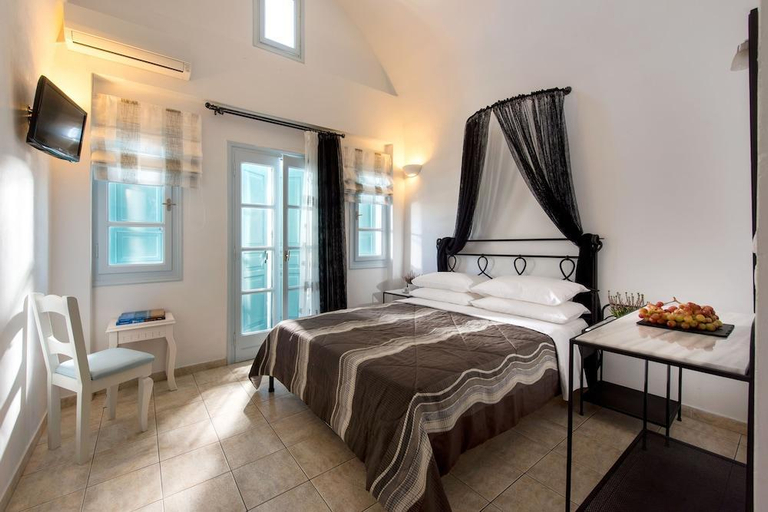 Bedroom 2, Sea Side Beach Hotel, South Aegean