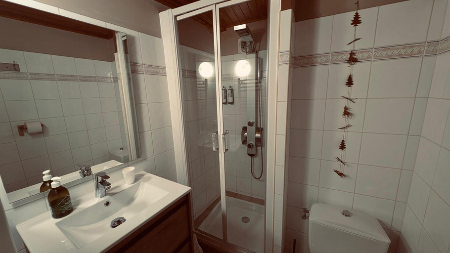 Bathroom, CHAMBRES D'HOTES L'ANTONIN, Isère