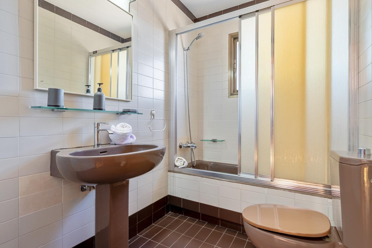 Bathroom 5, Villa de l'Ebre, Tarragona