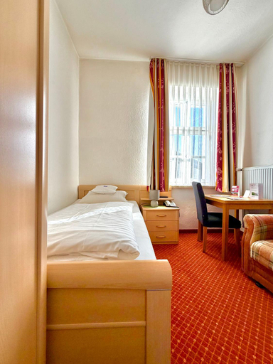 Bedroom 3, Hotel zur Post, Cham