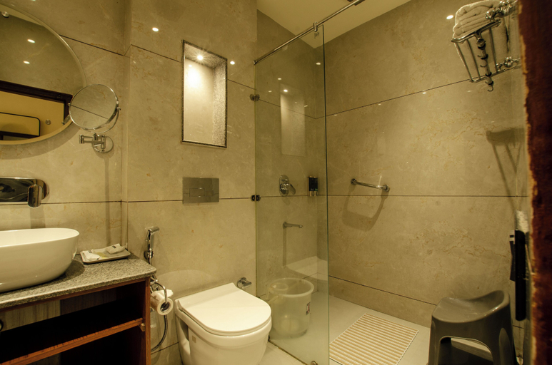 Bathroom 3, Jullundur Hotel, Chandigarh