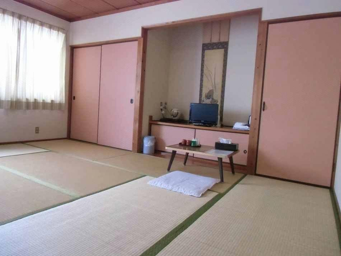 Bedroom 3, Business Ryokan Shofuku, Imabari