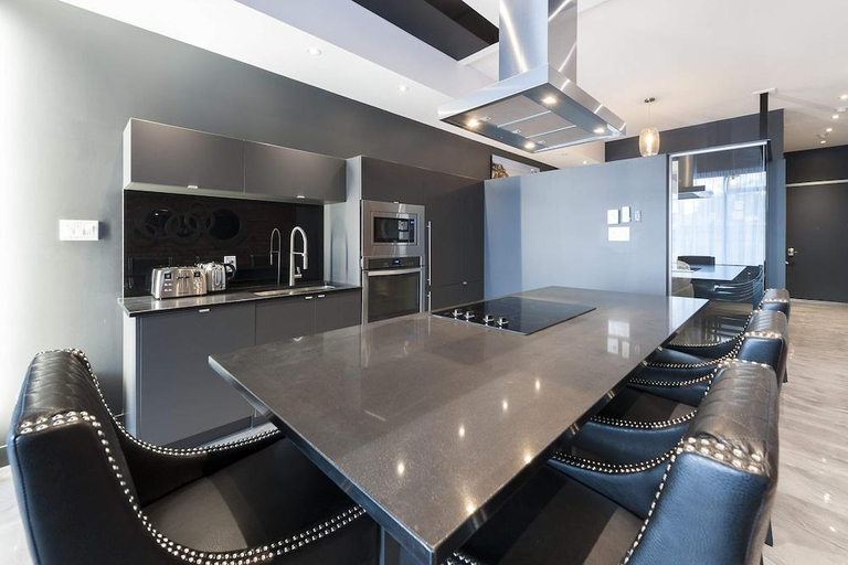 2, Milton Parc Hotel, Montréal