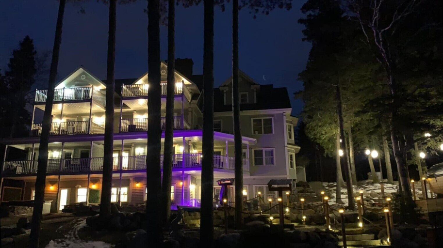 Exterior & Views