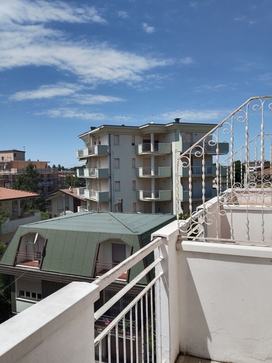 Others 2, Hotel Serenella, Rimini