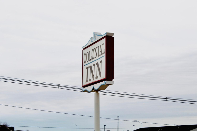 Others 5, Colonial Inn, Dubuque