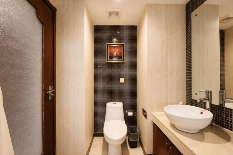 Bathroom 4, qingdao tianrunjinwang hotel, Qingdao