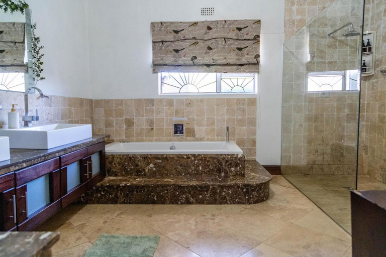 Bathroom 3, Staymore Guesthouse, Cape Winelands