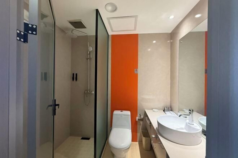 Bathroom 4, Xiyu International Hotel, Ürümqi