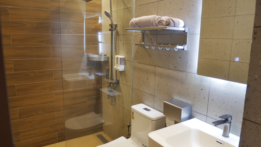 Bathroom 3, Chan Living, Semporna
